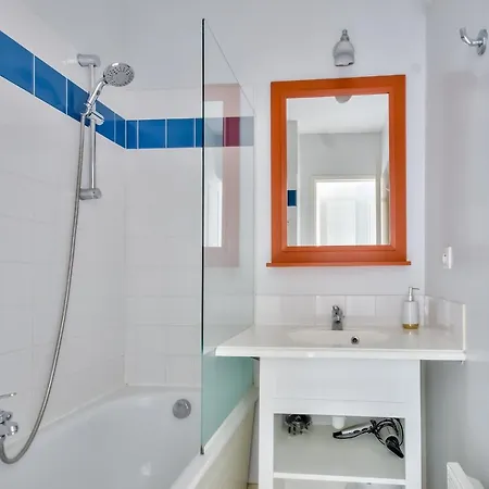 Avec Jardin Partage Pour 4 * 莱萨布勒-多洛讷