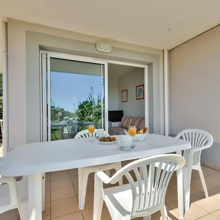 Avec Jardin Partage Pour 4 莱萨布勒-多洛讷